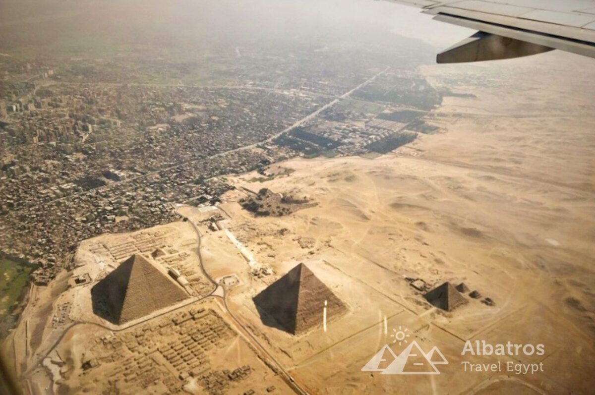 Excursion from Hurghada to Cairo to the pyramids by plane for 180